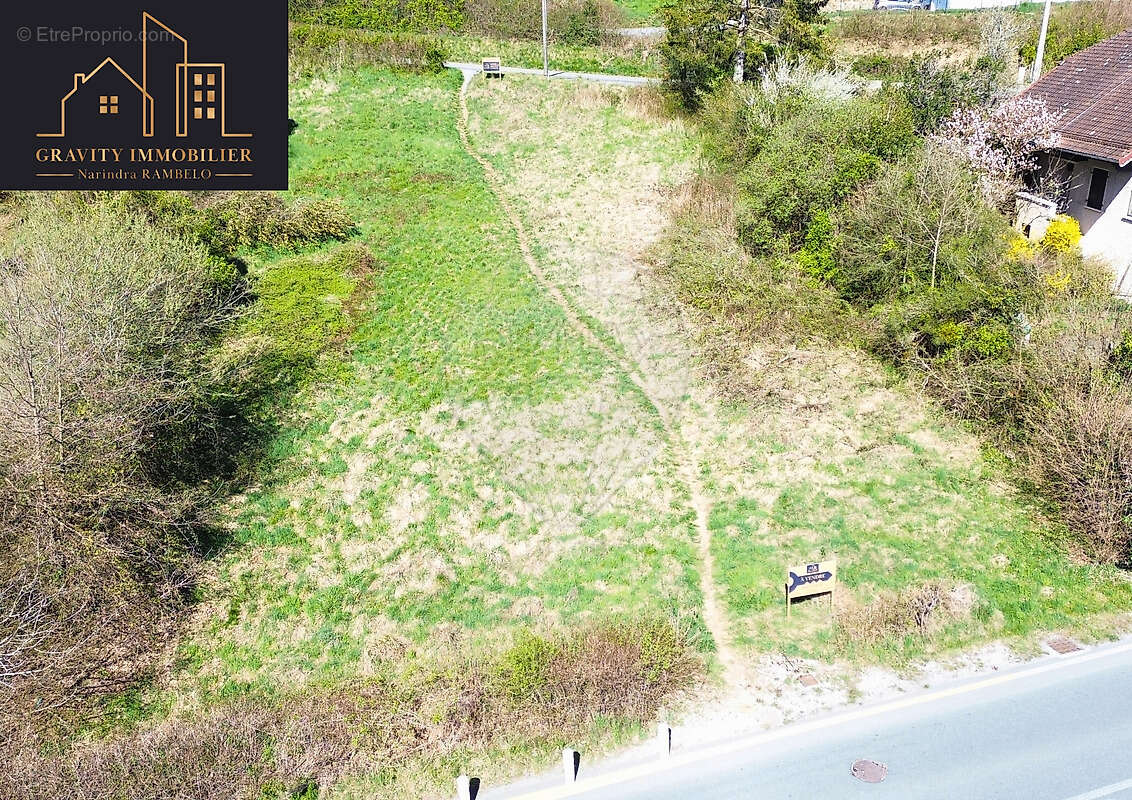 Terrain à MARIGNIER