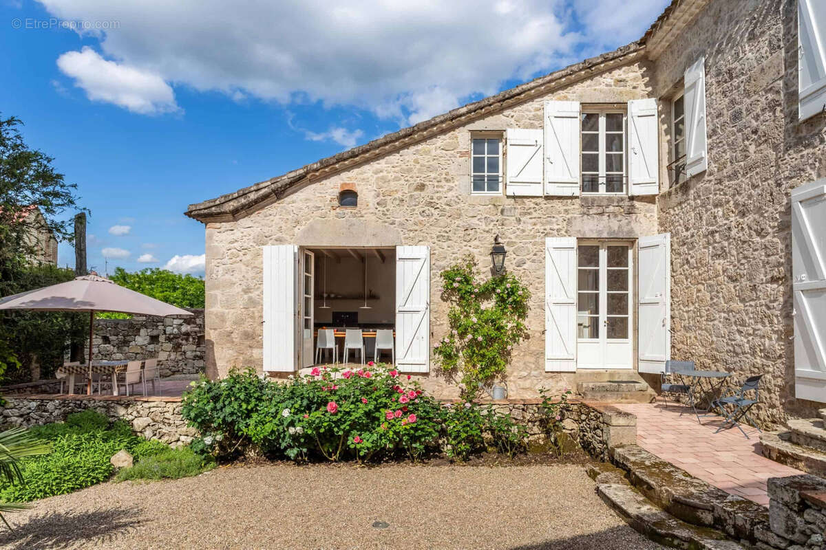 Maison de village avec jardin et garage - photo 7