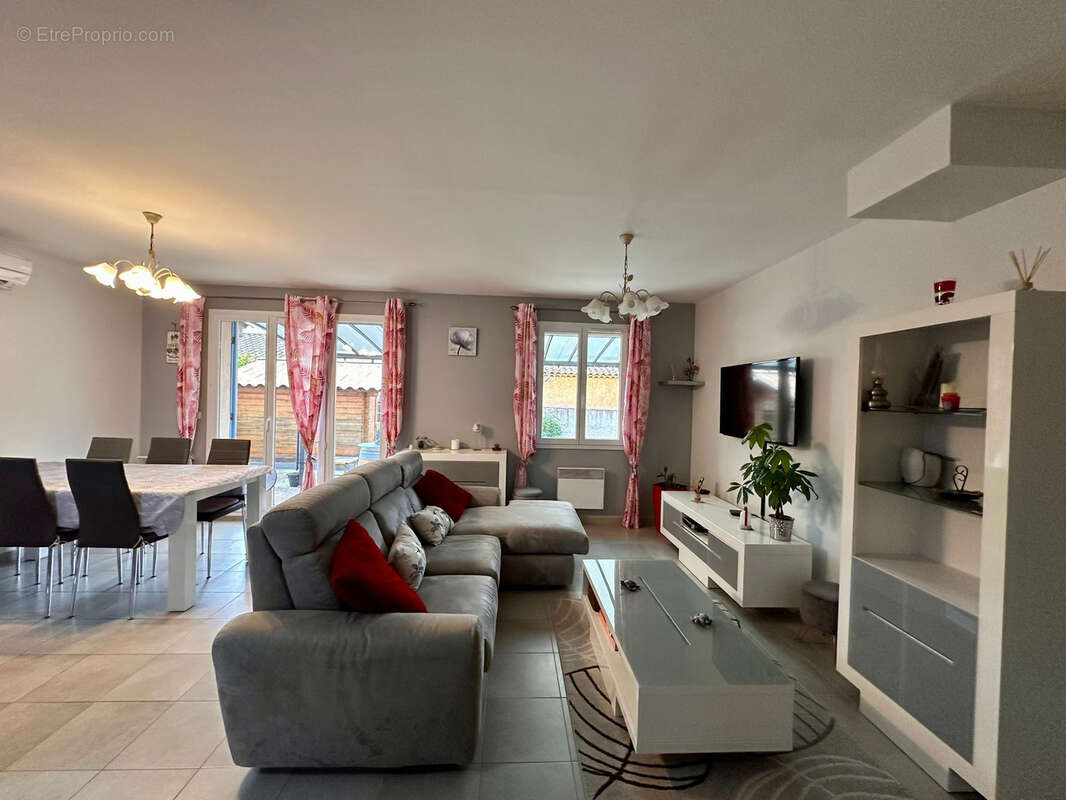 Maison à SAINT-JULIEN