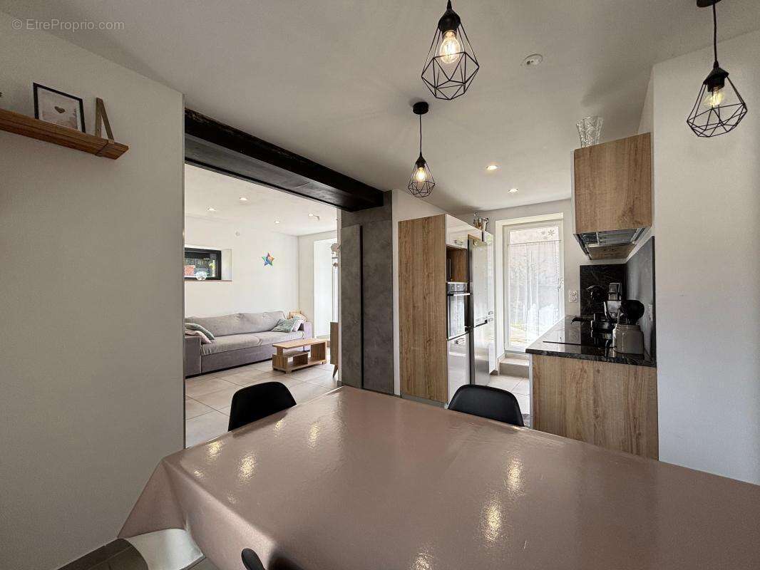 Maison à SAINT-LAURENT-DU-PONT