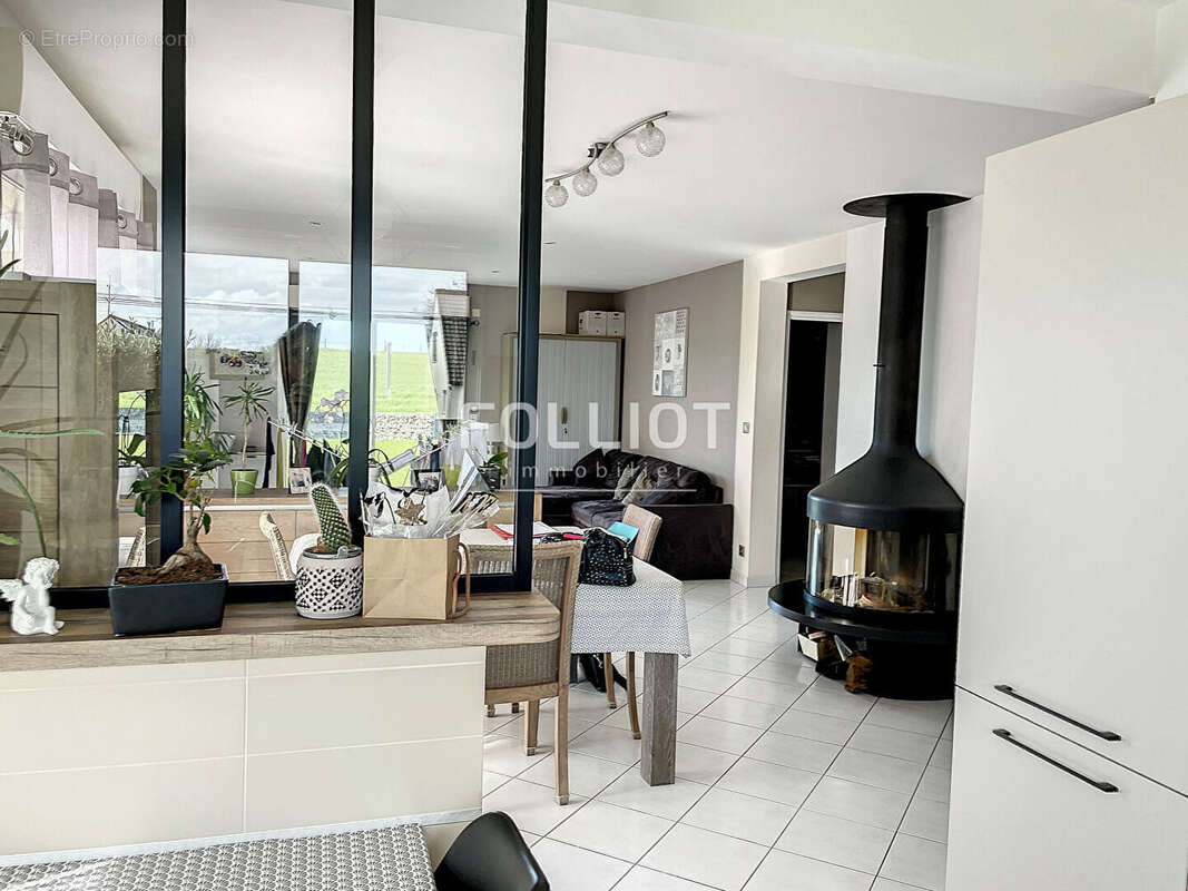 Maison à JULLOUVILLE