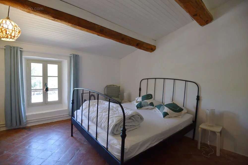 Maison à TOURRETTES