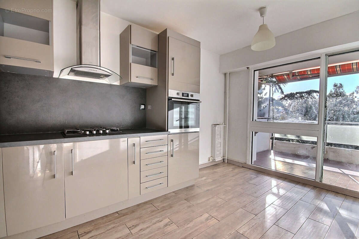 Appartement à MARSEILLE-10E