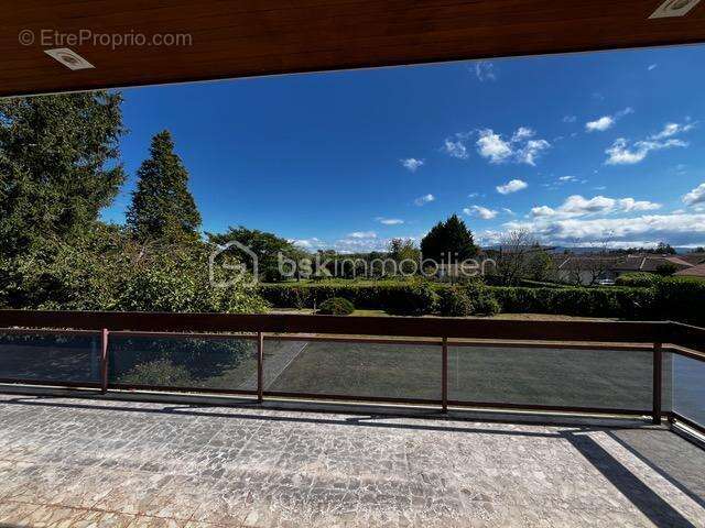 Belle maison d'architecte dans cadre privilégié sur terrain de 2000M2 - photo 7
