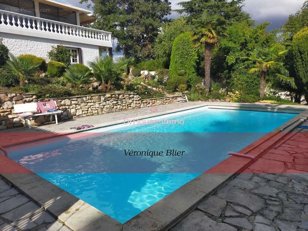 Maison à MAURECOURT