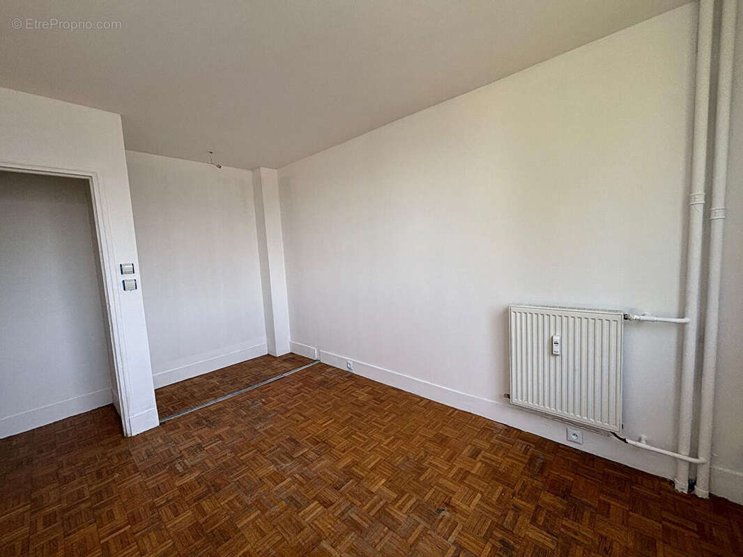 Appartement à LE BLANC-MESNIL