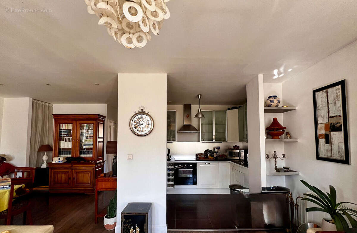 Appartement à MARSEILLE-2E