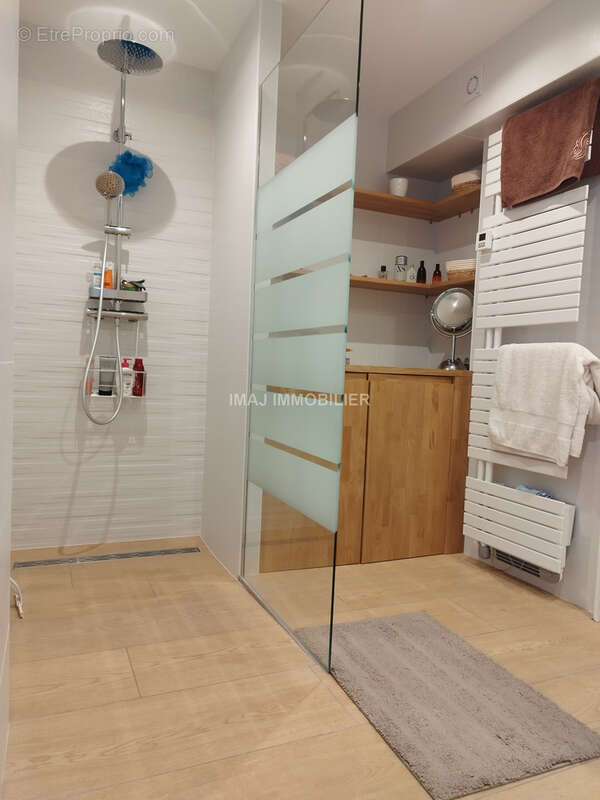 Appartement f4 renove de 106 m2 - photo 5