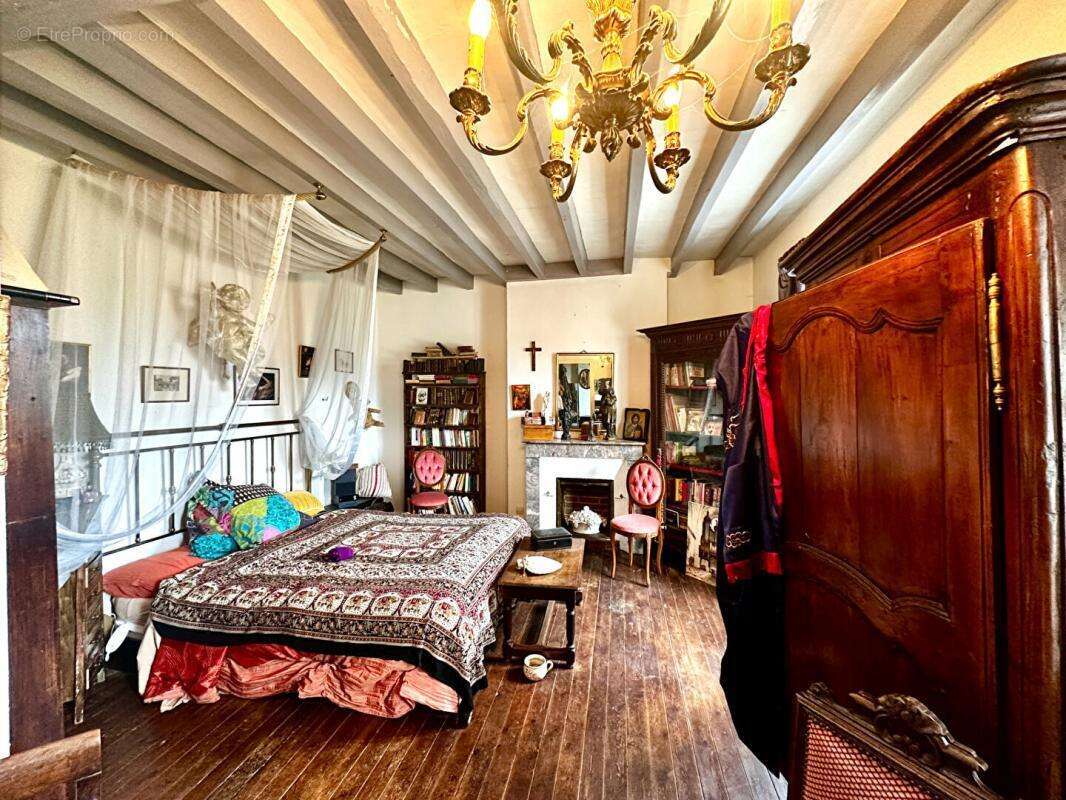 Maison à MONTIGNE-LES-RAIRIES