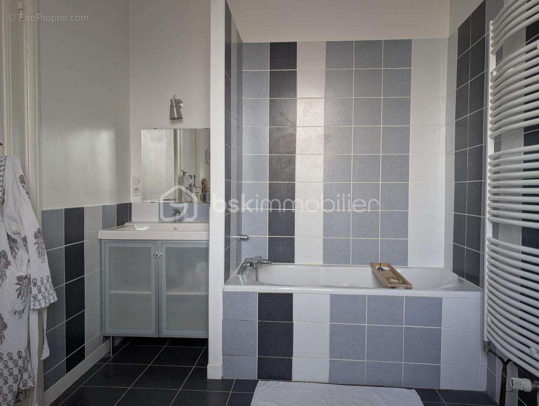Maison de caractère avec piscine et dépendance – 7 chambres – Montrond-les-Bains - photo 22