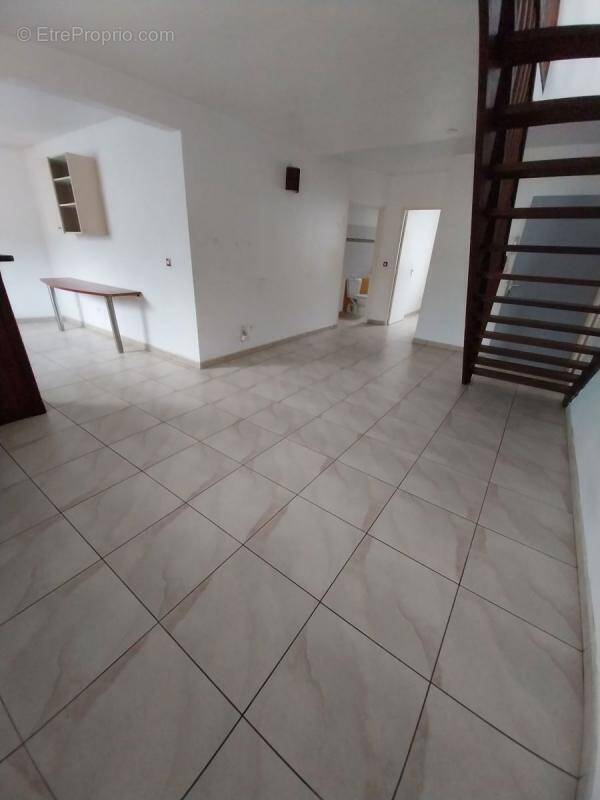 Commerce à RIVIERE-PILOTE