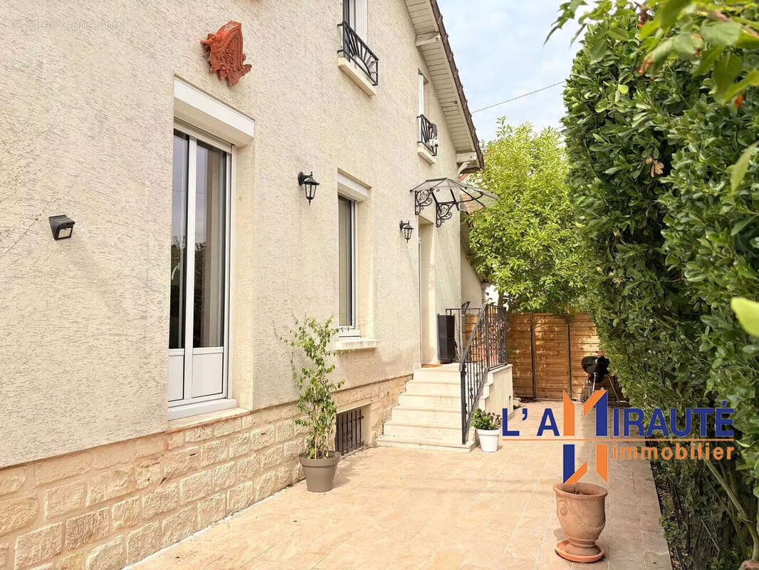 Maison à MAISONS-LAFFITTE