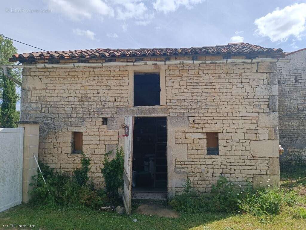 Maison à TONNAY-BOUTONNE