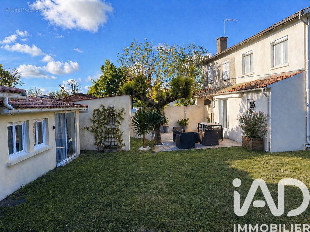 Photo 1 - Maison à ARES