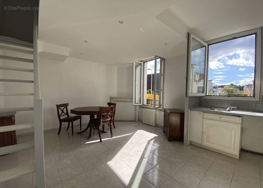 Appartement à NANTERRE