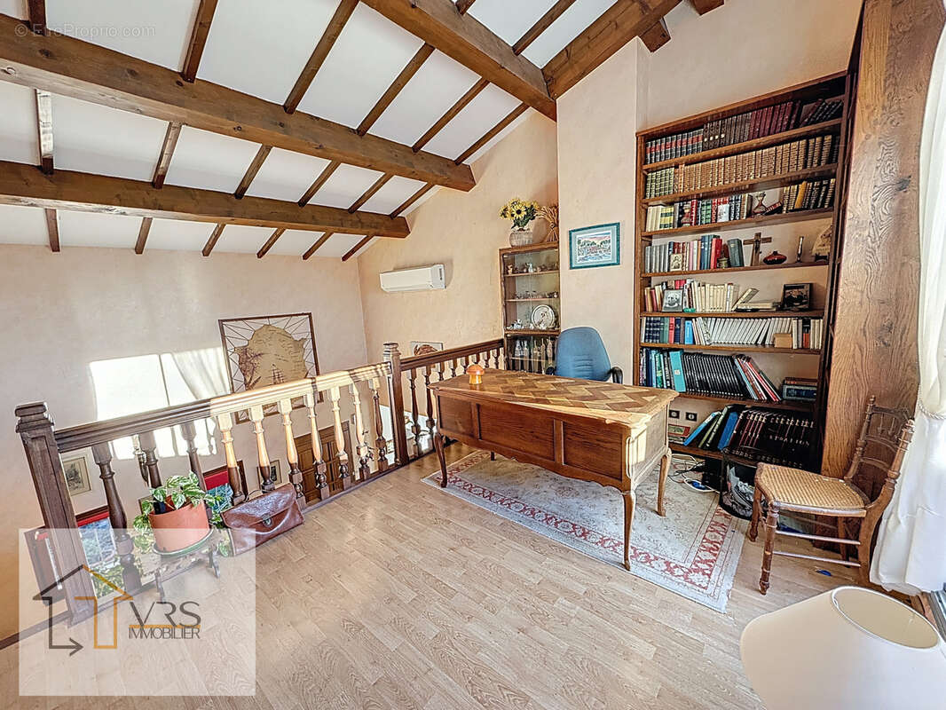 Maison à SAINT-ESTEVE