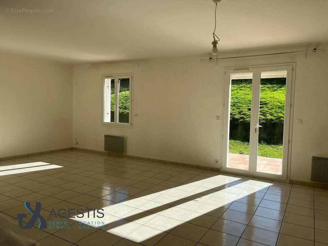   - Maison à SAIX