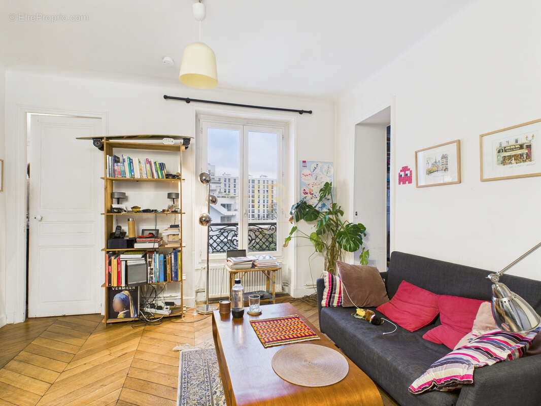 Appartement à PARIS-14E
