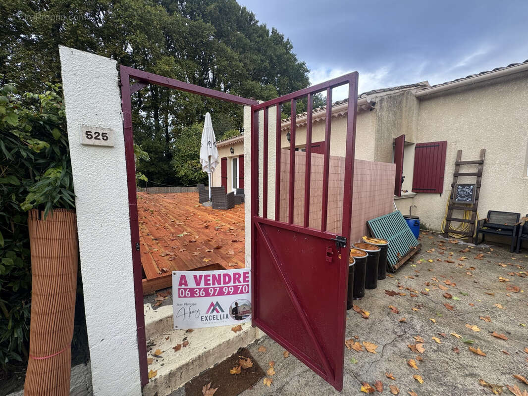 Commerce à LA ROQUE-SUR-CEZE