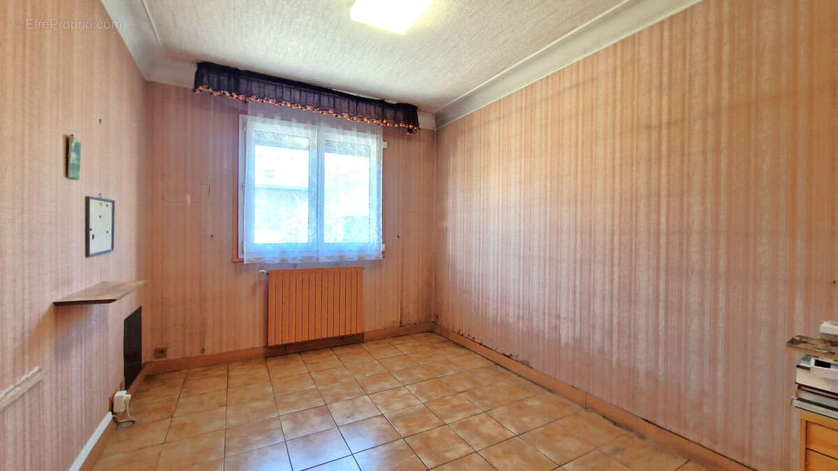 Maison à PARAY-VIEILLE-POSTE