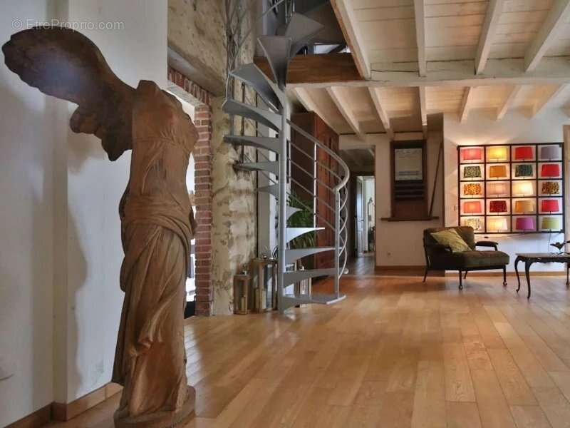 Ancienne ferme avec 6 chambre en très bonne état sur plus d'un hectare - photo 11