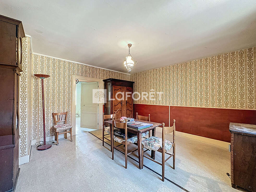 Maison à COURMANGOUX