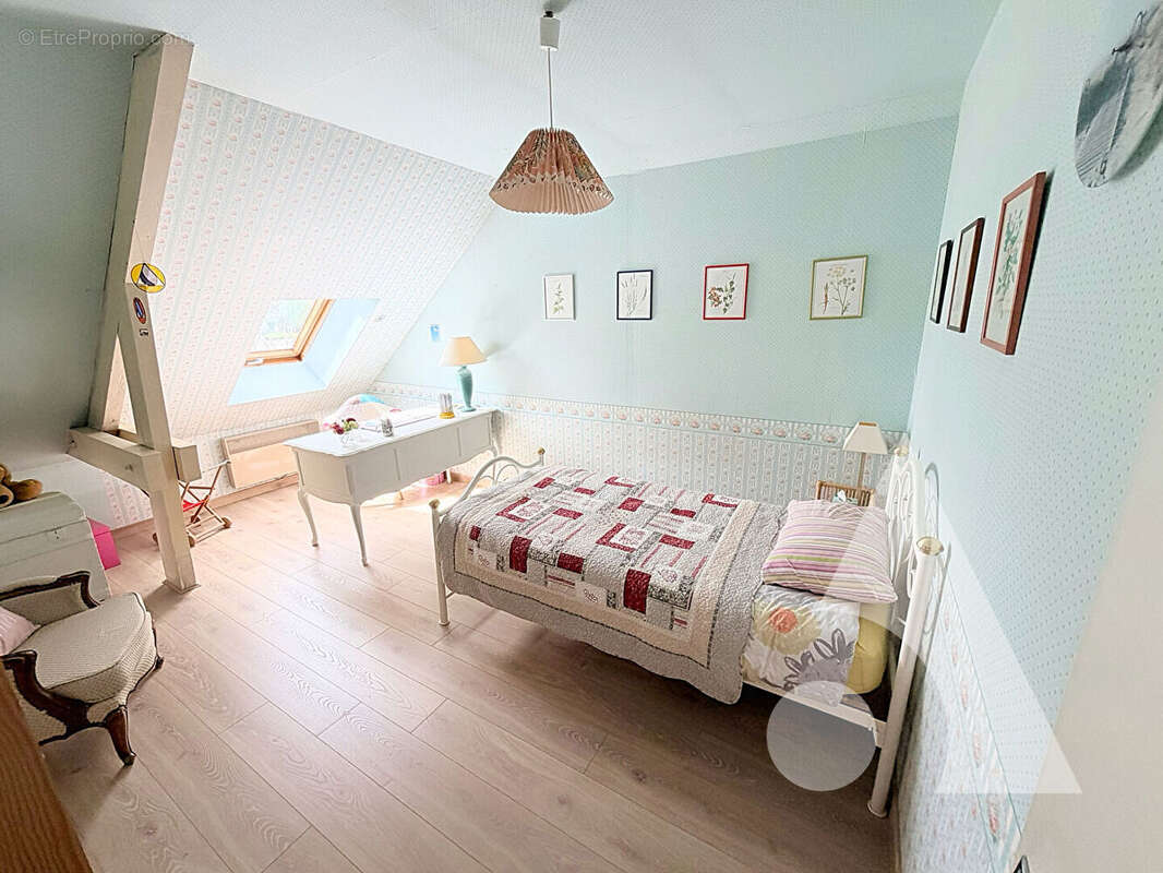 Maison d'architecte 170 m² - Secteur calme et recherché - Saint-Julien-les-Villas - photo 16
