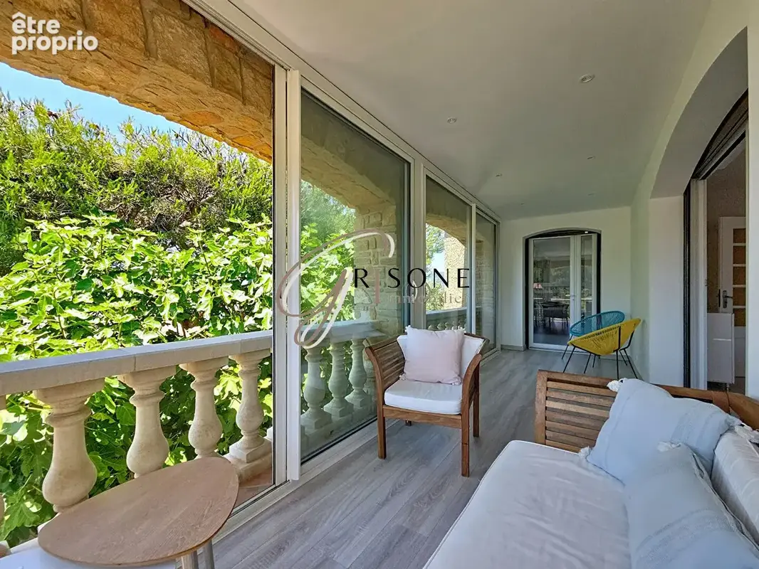 Villa de 260 m² accès direct plage du Cap Nègre à Six-Fours - photo 4