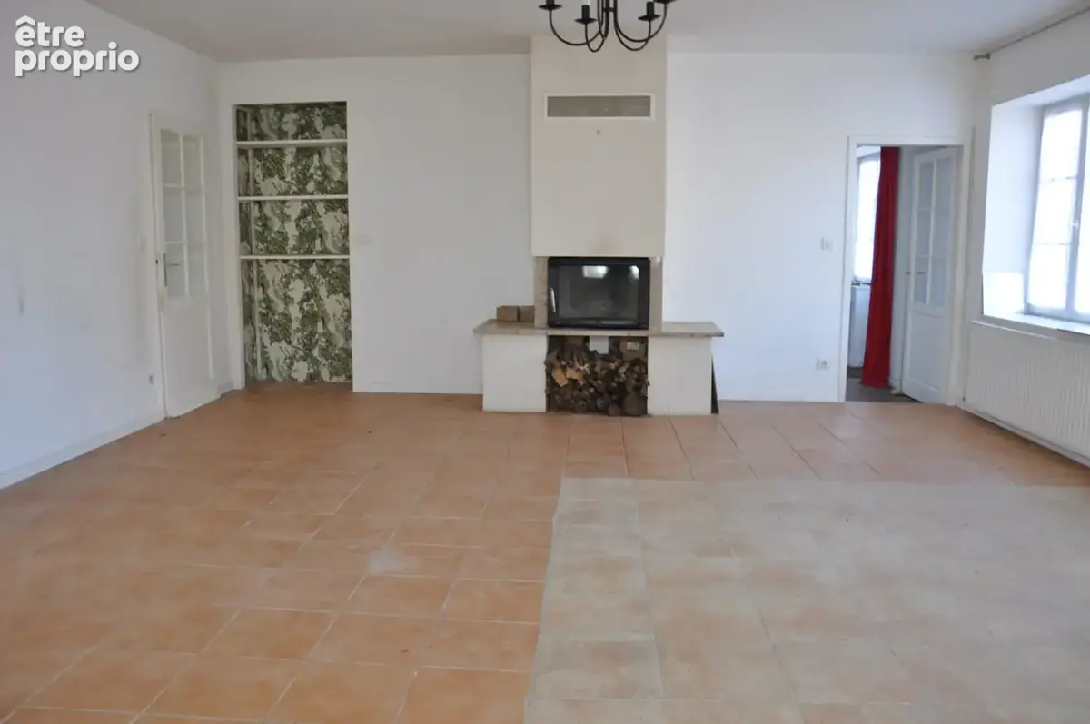 Belle maison en pierre, avec 4 chambres, grange, prévoir des travaux de rénovation - photo 2