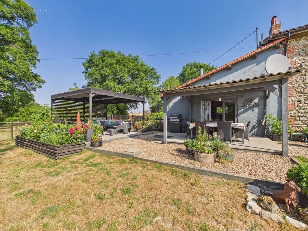Maison à VASLES