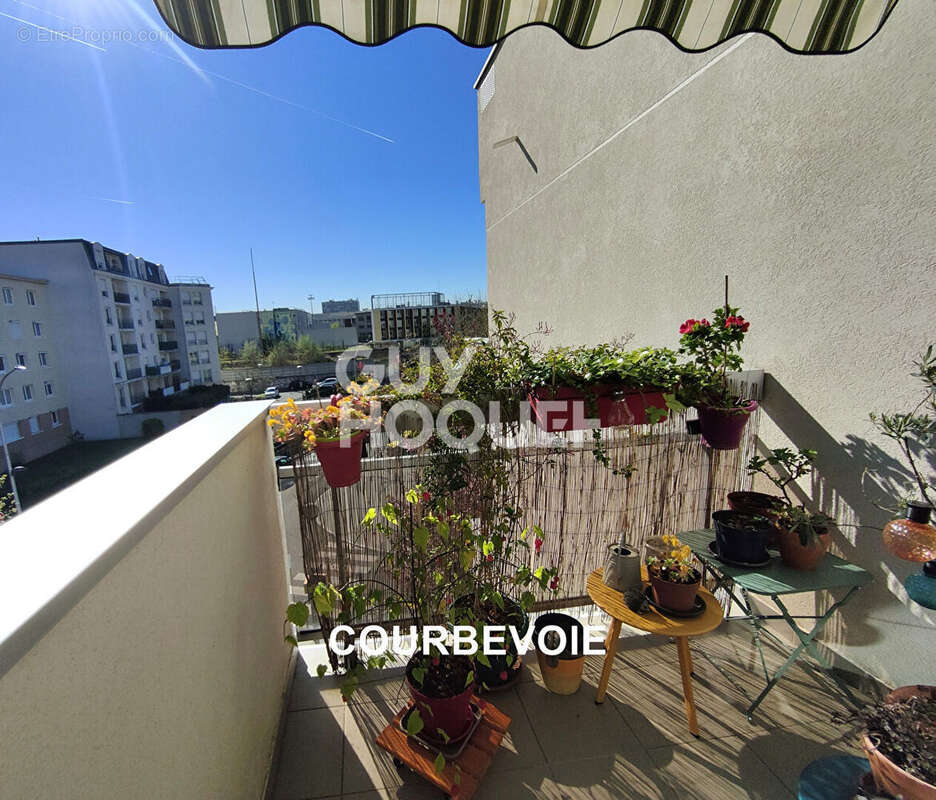 Appartement à COURBEVOIE
