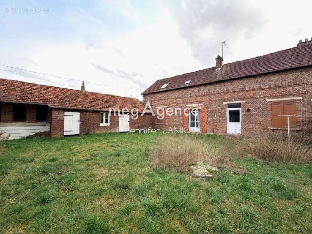 Maison à MAIGNELAY-MONTIGNY