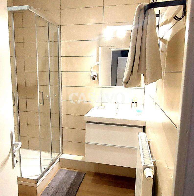 Appartement à CHARENTON-LE-PONT