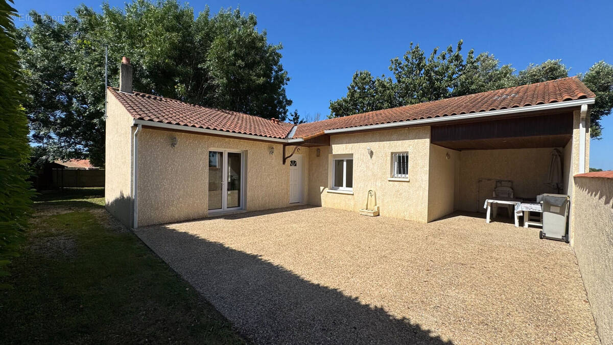 Maison à SAINT-NAZAIRE-SUR-CHARENTE