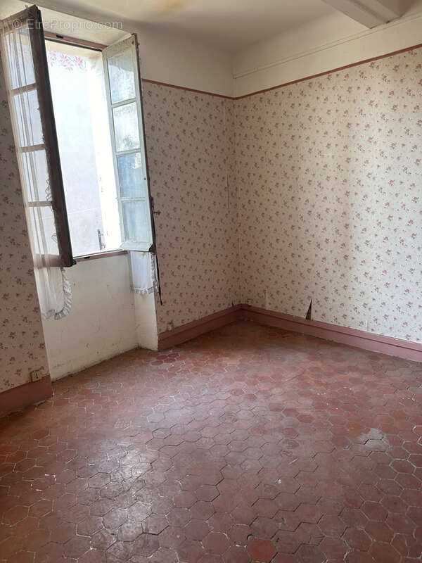 Maison à GREOUX-LES-BAINS