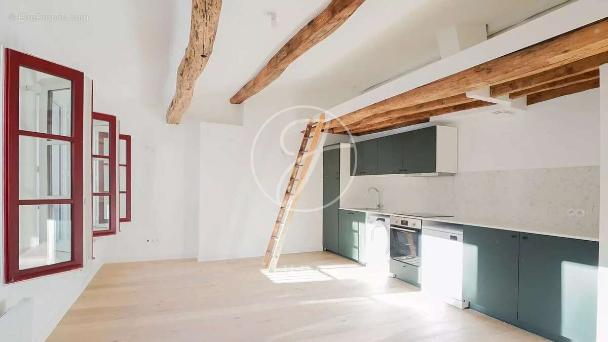 Appartement à PARIS-3E