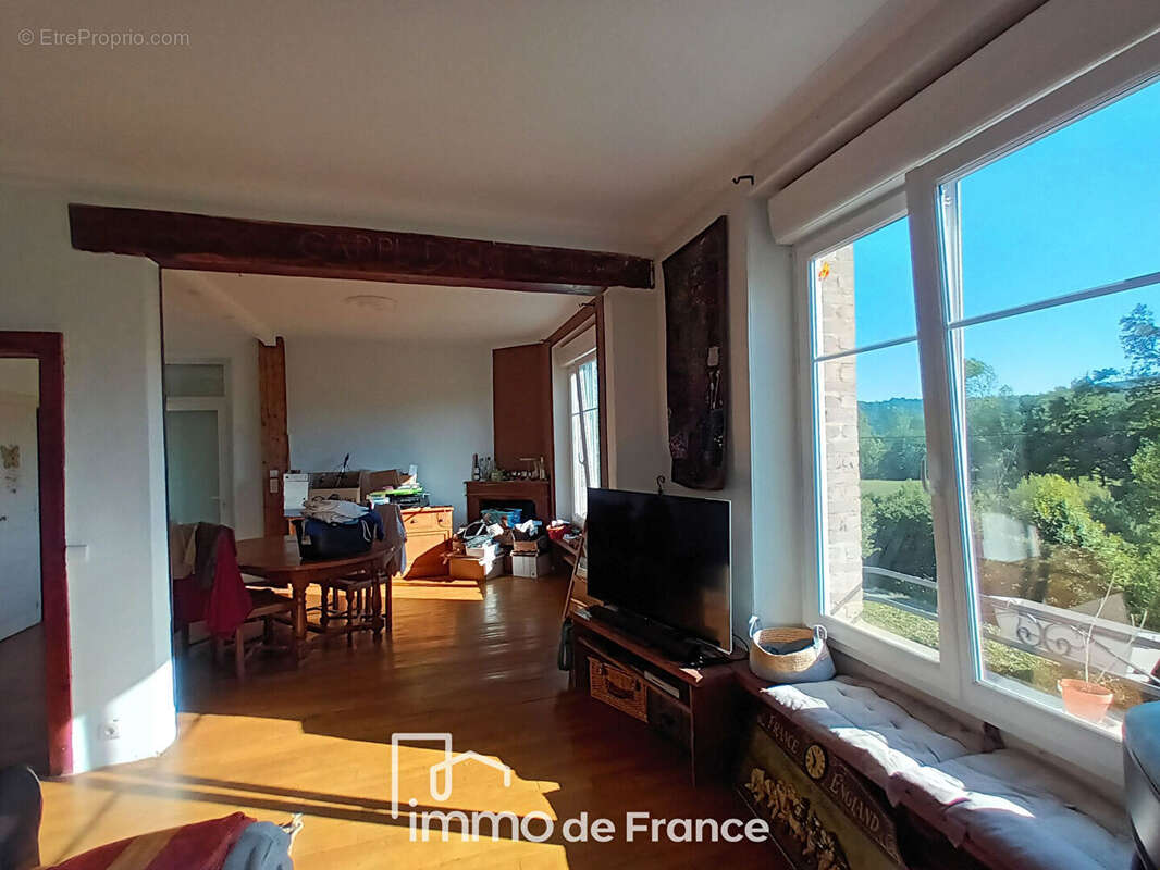 Maison à FLAGNAC