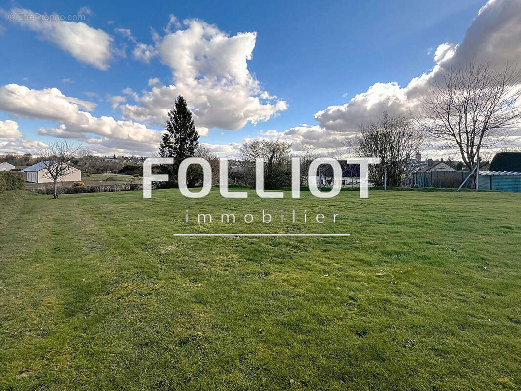 Terrain à COUTANCES