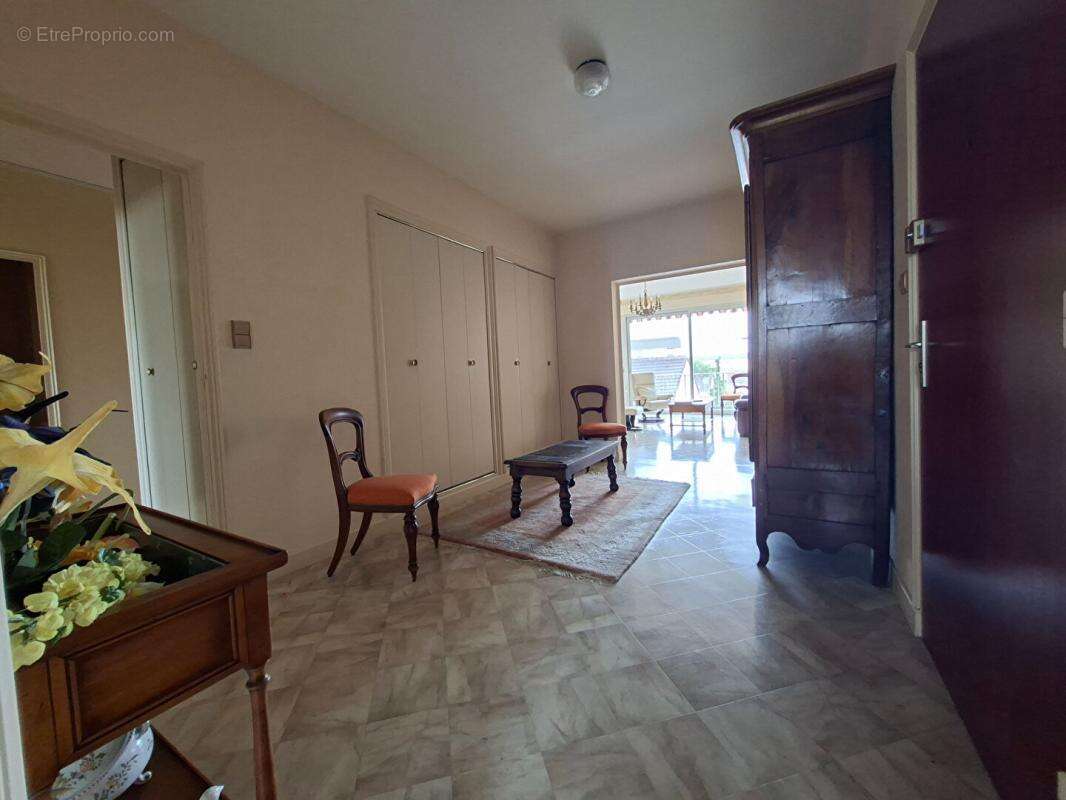 Appartement Montceau Les Mines 5 pièce(s) 108.5 m2 - photo 3