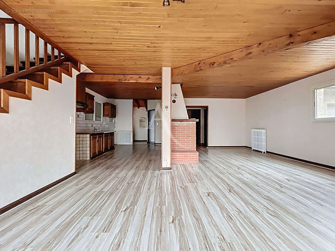 31380  Montjoire  Maison 7 pièce(s) 182.78 m2 - photo 5