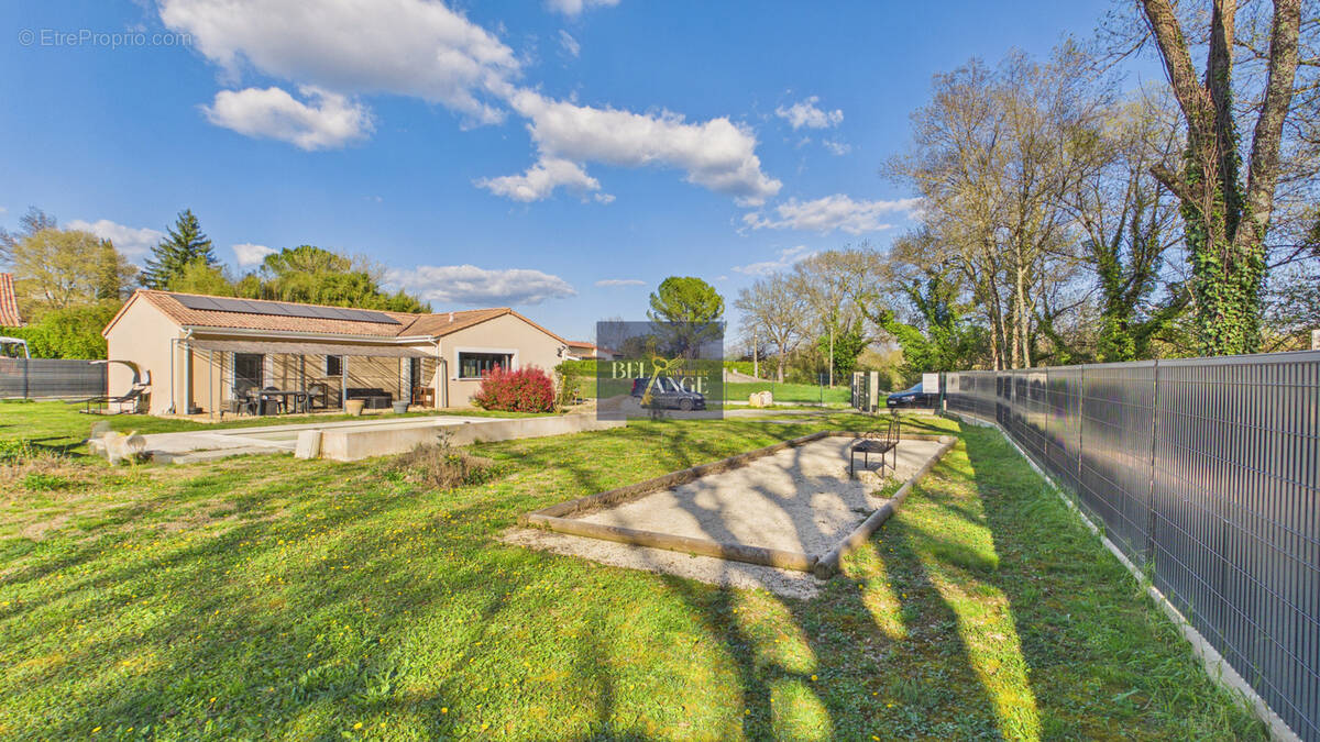 Maison à BERRIAS-ET-CASTELJAU