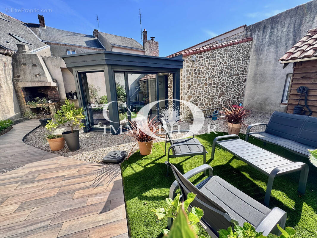 Maison à ROCHESERVIERE