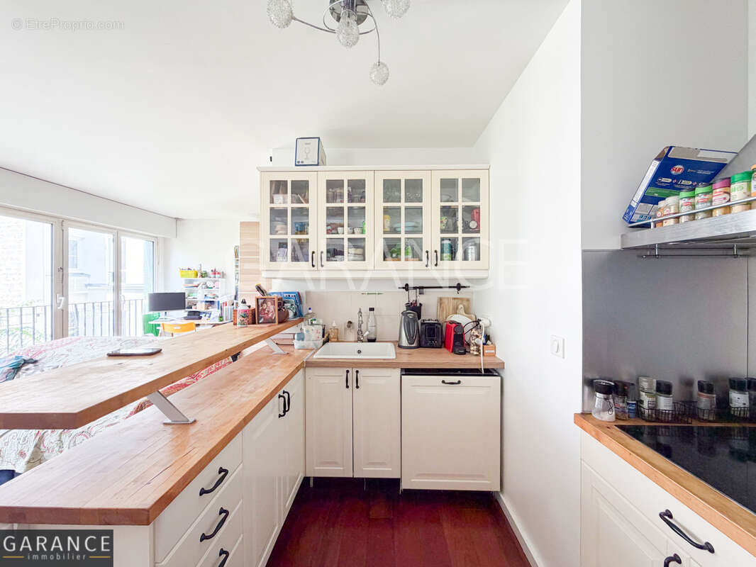 Appartement à PARIS-14E