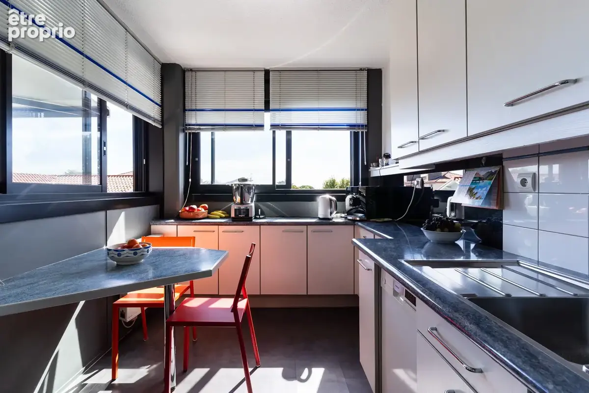 Appartement T4 Côte Pavée : Raymond Naves - photo 1