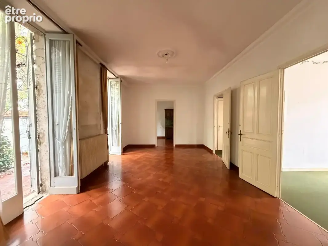 NIMES JEAN JAURES Magnifique maison 4 pièces de 120 m2 sur parcelle de 950 m2 - photo 8