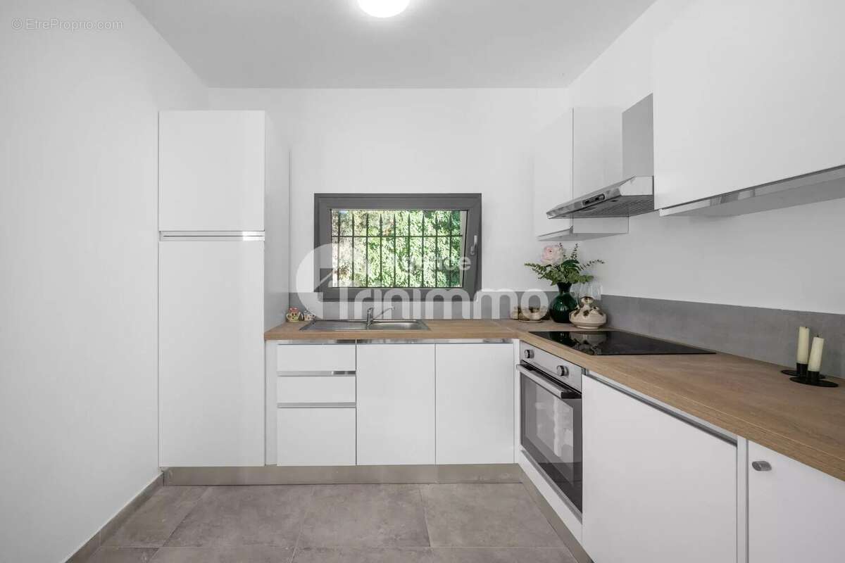 Appartement à TOURRETTE-LEVENS