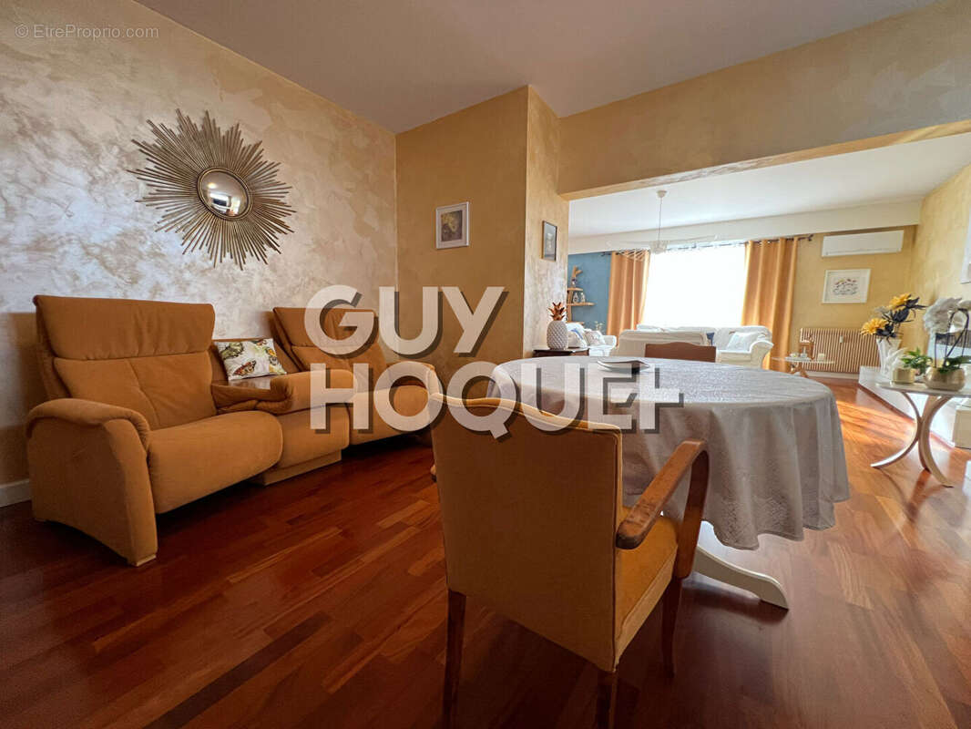 Appartement à MONTCEAU-LES-MINES