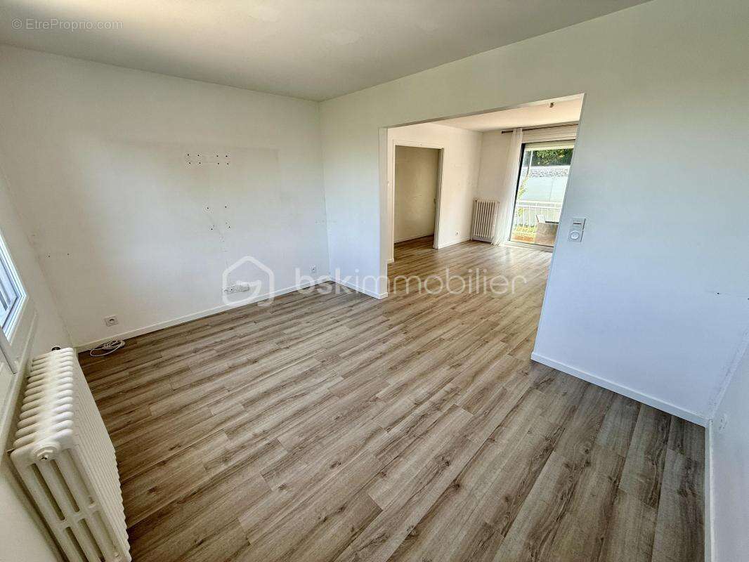 Maison à SAINT-PIERRE-DU-PERRAY