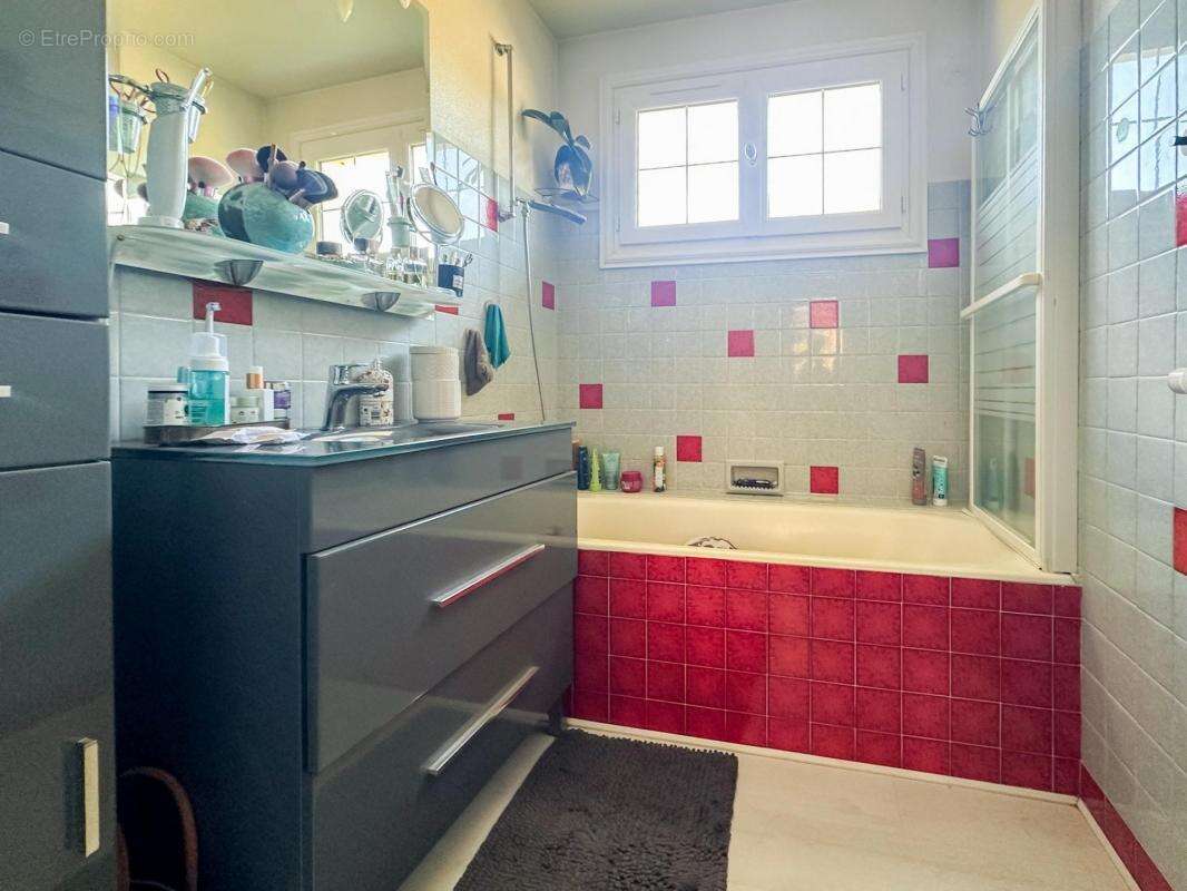 Maison à YVRE-L&#039;EVEQUE