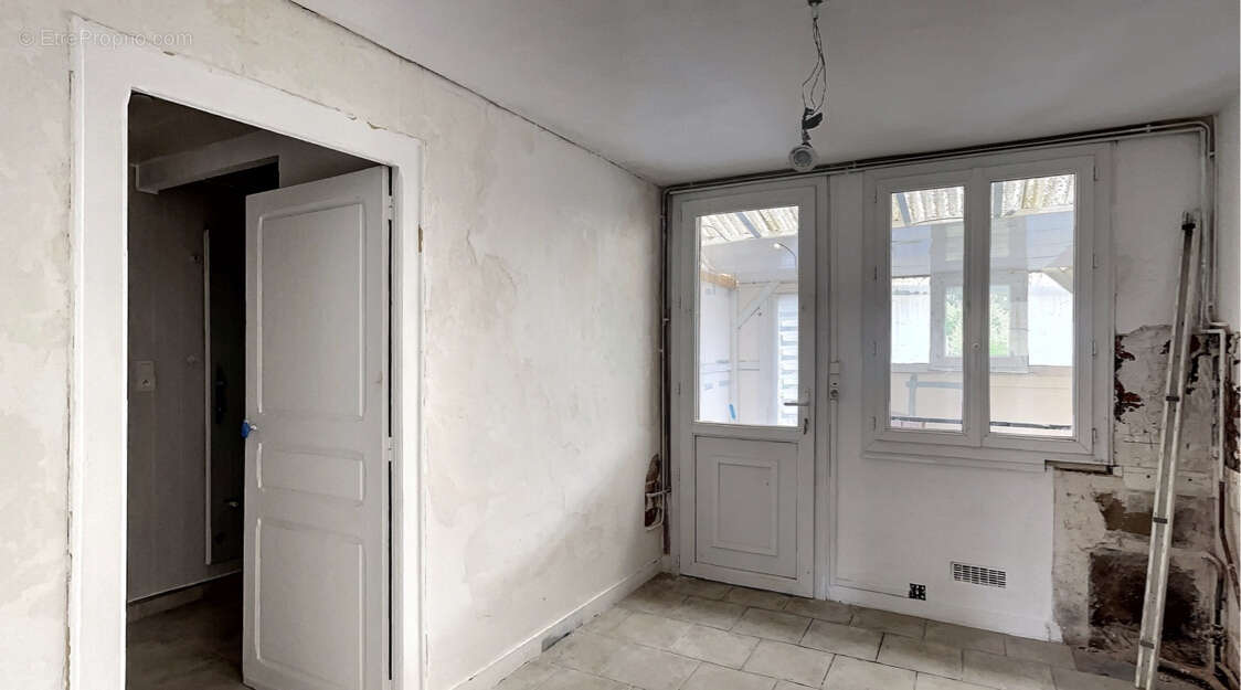 Maison à PONTVALLAIN